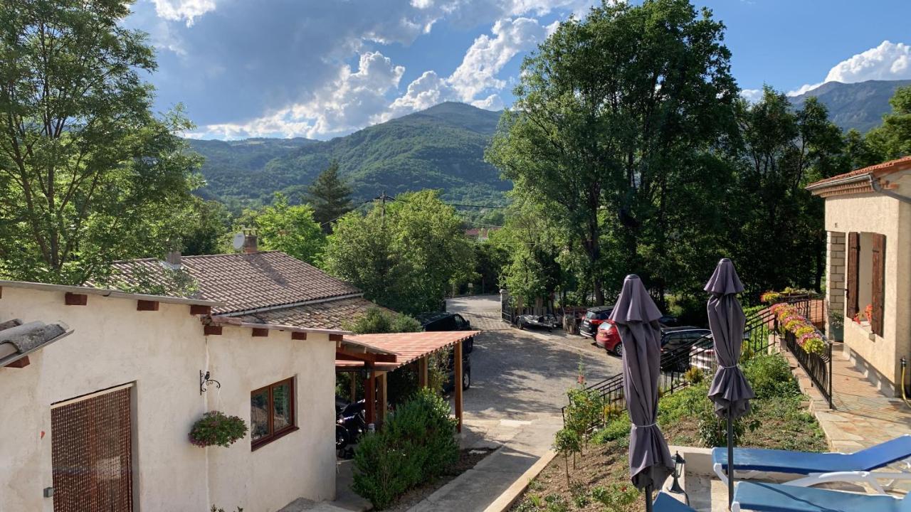 Maison Castellane Chambre D'Hotes B&B المظهر الخارجي الصورة