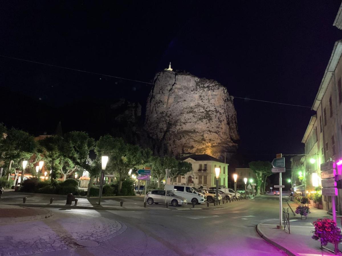 Maison Castellane Chambre D'Hotes B&B المظهر الخارجي الصورة