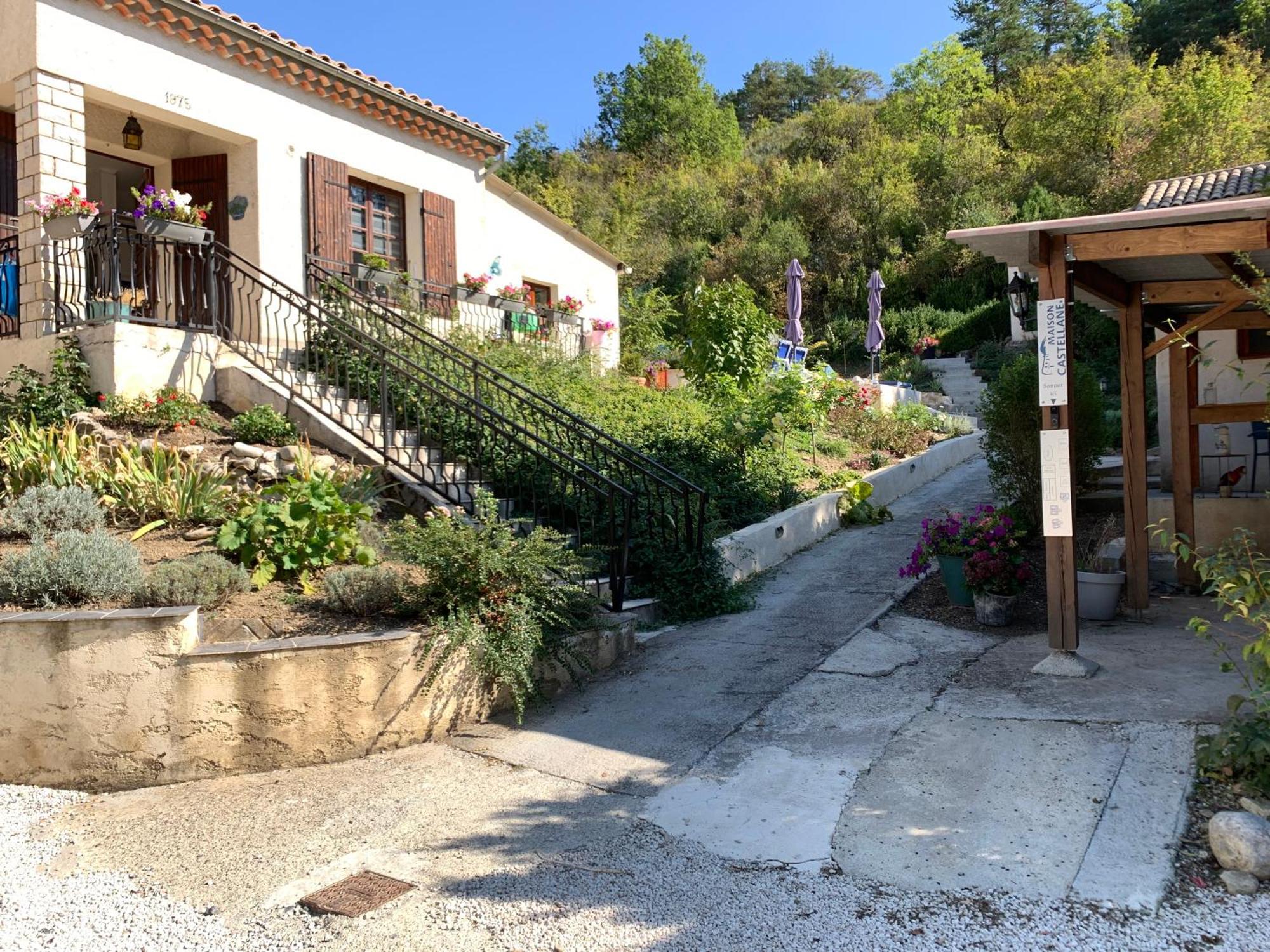 Maison Castellane Chambre D'Hotes B&B المظهر الخارجي الصورة